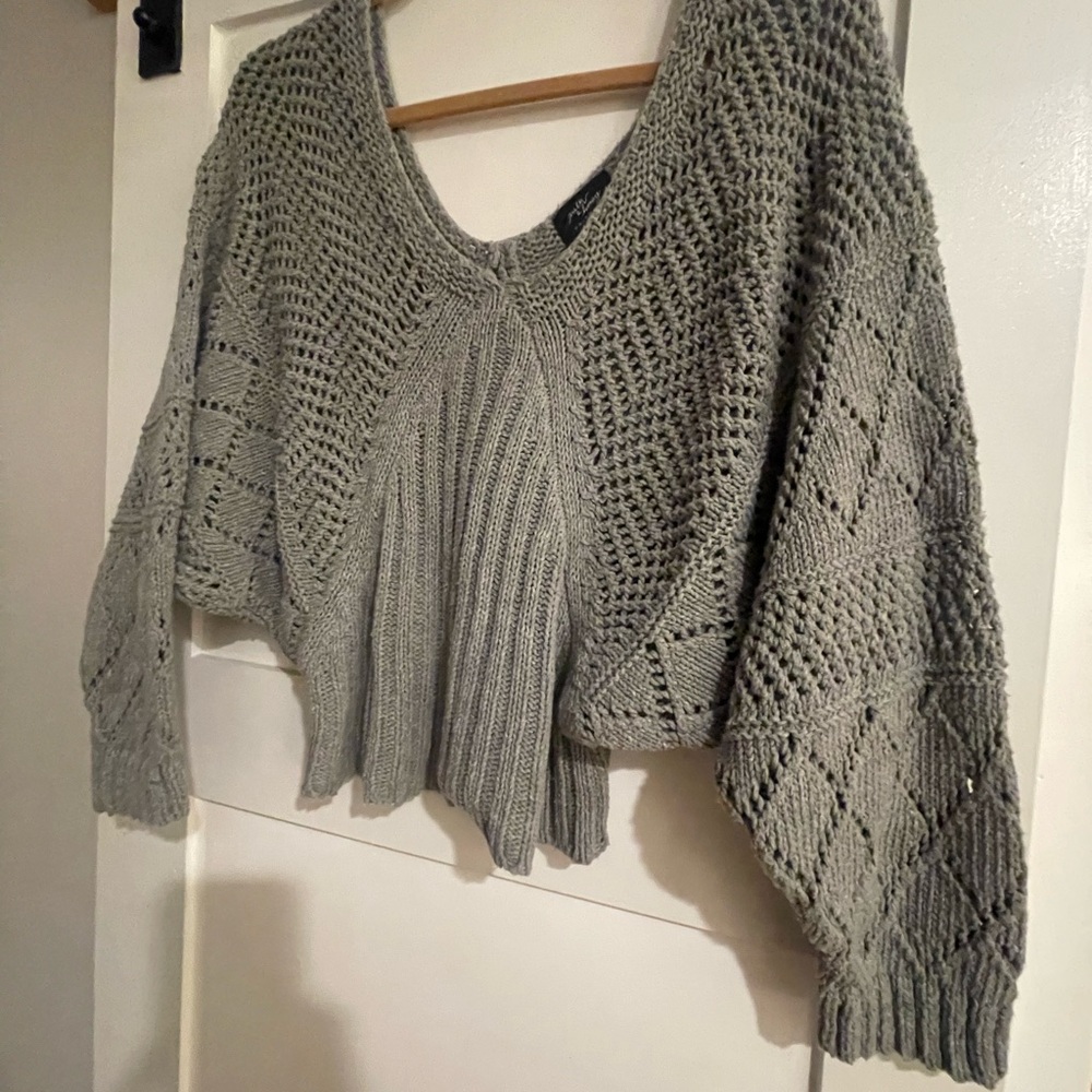 Milk & Honey Gray cropped Knit Women's Sweater!